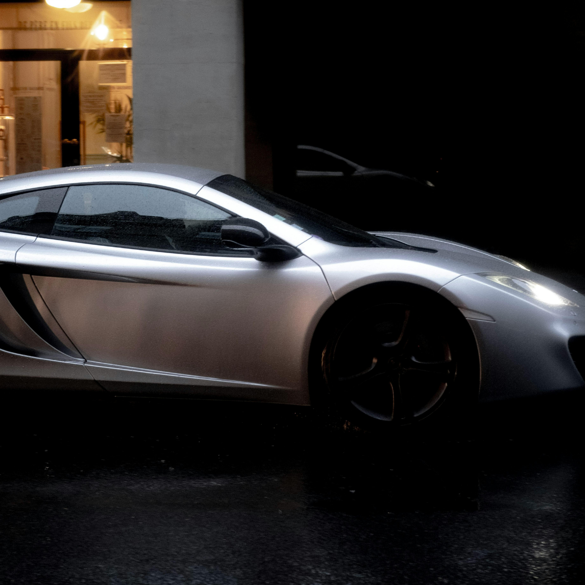 How to Fix Window Tint Bubbles: 7 Root Causes That Raise Shop Rework Costs | HIGHCOOL