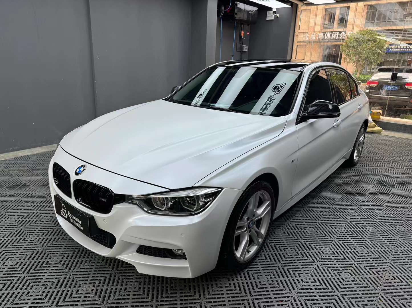 Electro-Light Sky Silver Vinyl Wrap