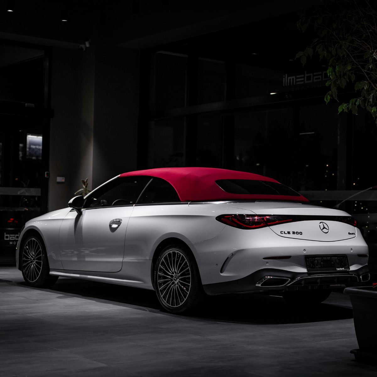 Preventing Window Tint Peeling: Why the 1/8 Inch Gap Rule Works on Honda Civics