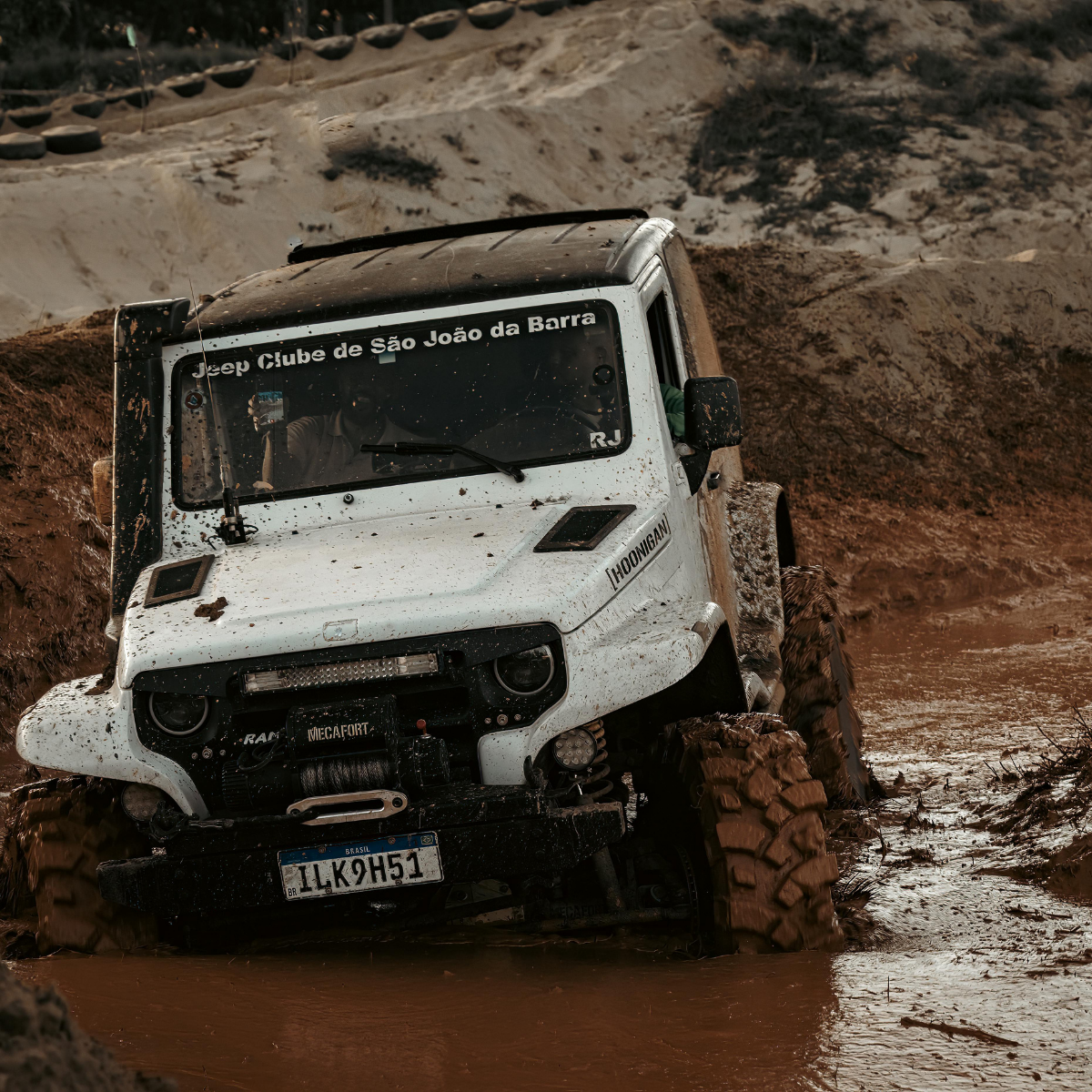 Jeep Wrangler Flat Glass Tint Guide: How 2-Mil Limo Tint Helps Reduce Rework