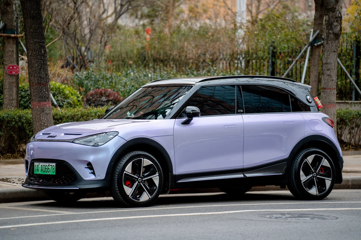 Glossy Silver Pastel Light Purple Vinyl Wrap, detail view 2 | HIGHCOOL