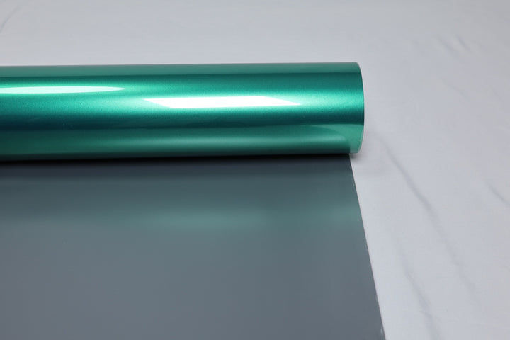HIGHCOOL Gloss Metallic Emerald Green Vinyl Wrap (CP2259) real sample photo