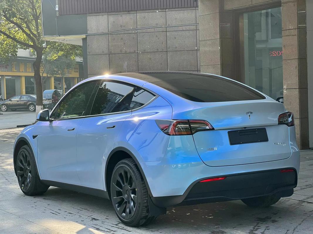 Premium Blue Automotive Vinyl Wrap Film, detail view 2 | HIGHCOOL