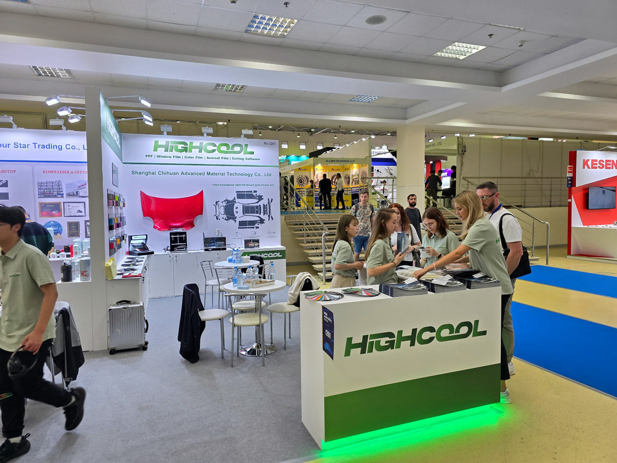 HIGHCOOL team meeting visitors at the booth